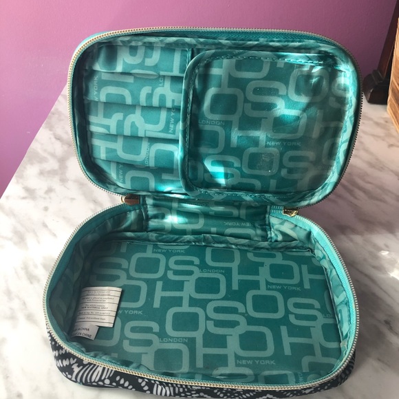 Makeup Pouch With Brush holder - Picture 2 of 2